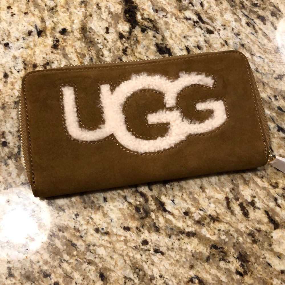 UGG wallet